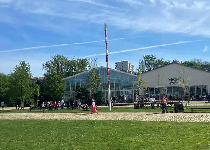 Bel Duck, Centre, Sevres Apartment